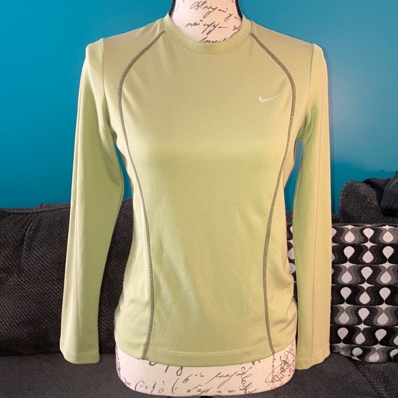 🎉4 for $20 Nike Long Sleeve Performance Tee, Size Small - Picture 1 of 6